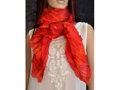 Echte handgeschilderde zijden krinkelsjaal, zalm oranje rood, uniek en kleurrijk
