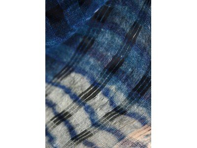 Katoenen sjaaltje met linnen, blauw offwhite, doozichtig en dun