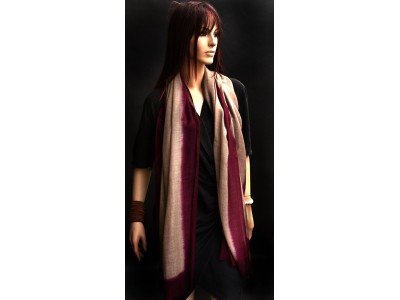 Sjaal of stola, donker fuchsia en taupe, wol en zijde