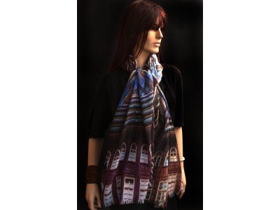 Wollen sjaal of stola, windows, architectuur