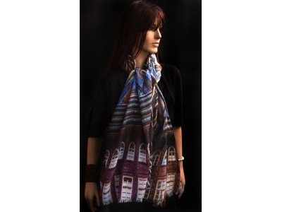 Wollen sjaal of stola, windows, architectuur