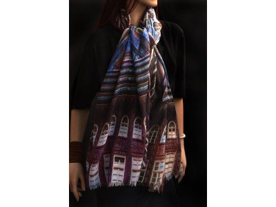 Wollen sjaal of stola, windows, architectuur