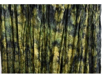 Echte zijden handgeschilderde krinkelsjaal, zwart met mosgroenen