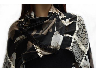 Patchwork vintage sjaal met kantjes en knoopjes, zwart, grijs, taupe, beige, cremewit