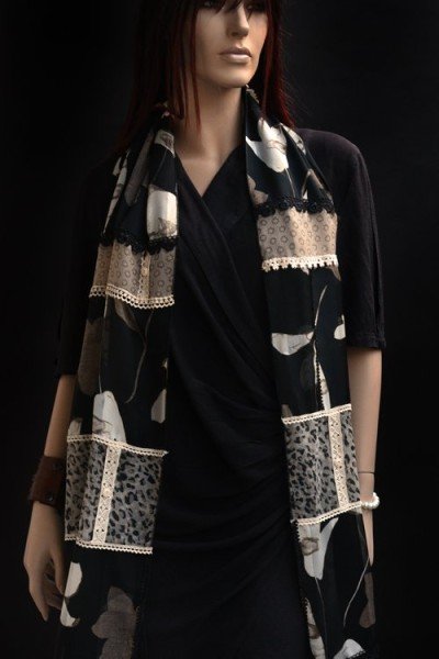 Patchwork vintage sjaal met kantjes en knoopjes, zwart, grijs, taupe, beige, cremewit